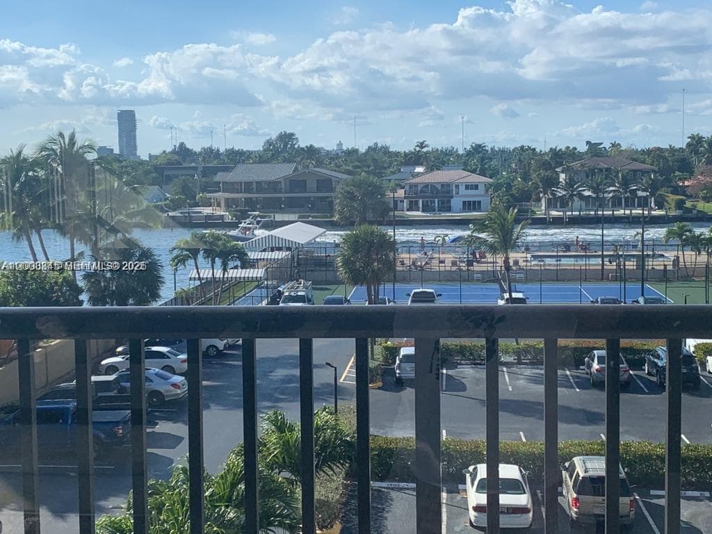 AVANT GARDE CONDO · #401 in Hallandale Beach - Photo 40
