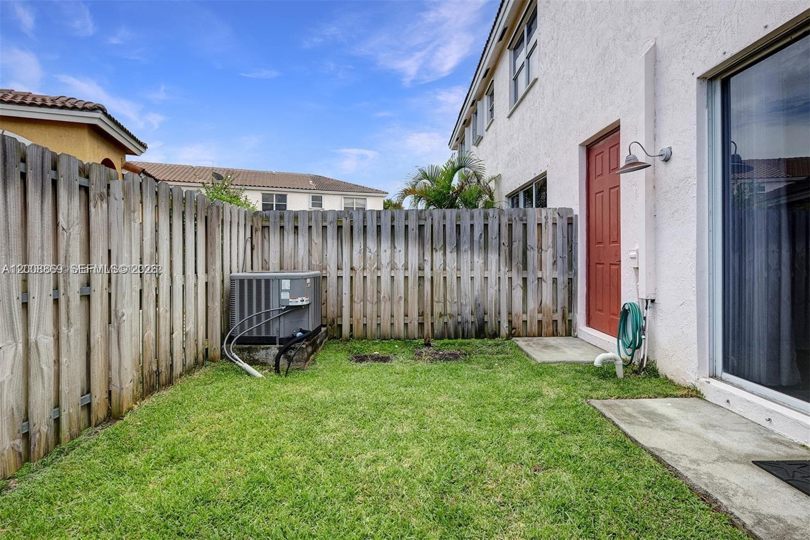 2311 NE 42nd Cir #1 photo 4