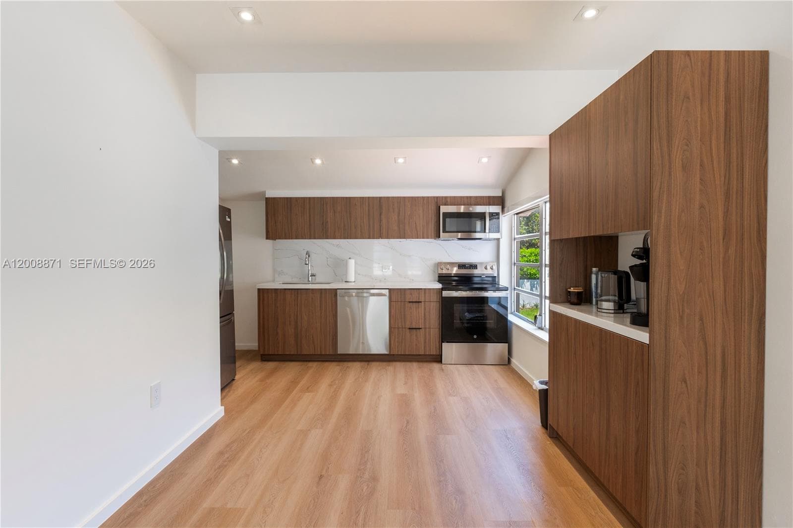 3021 Coconut Grove Dr #3021 photo 23