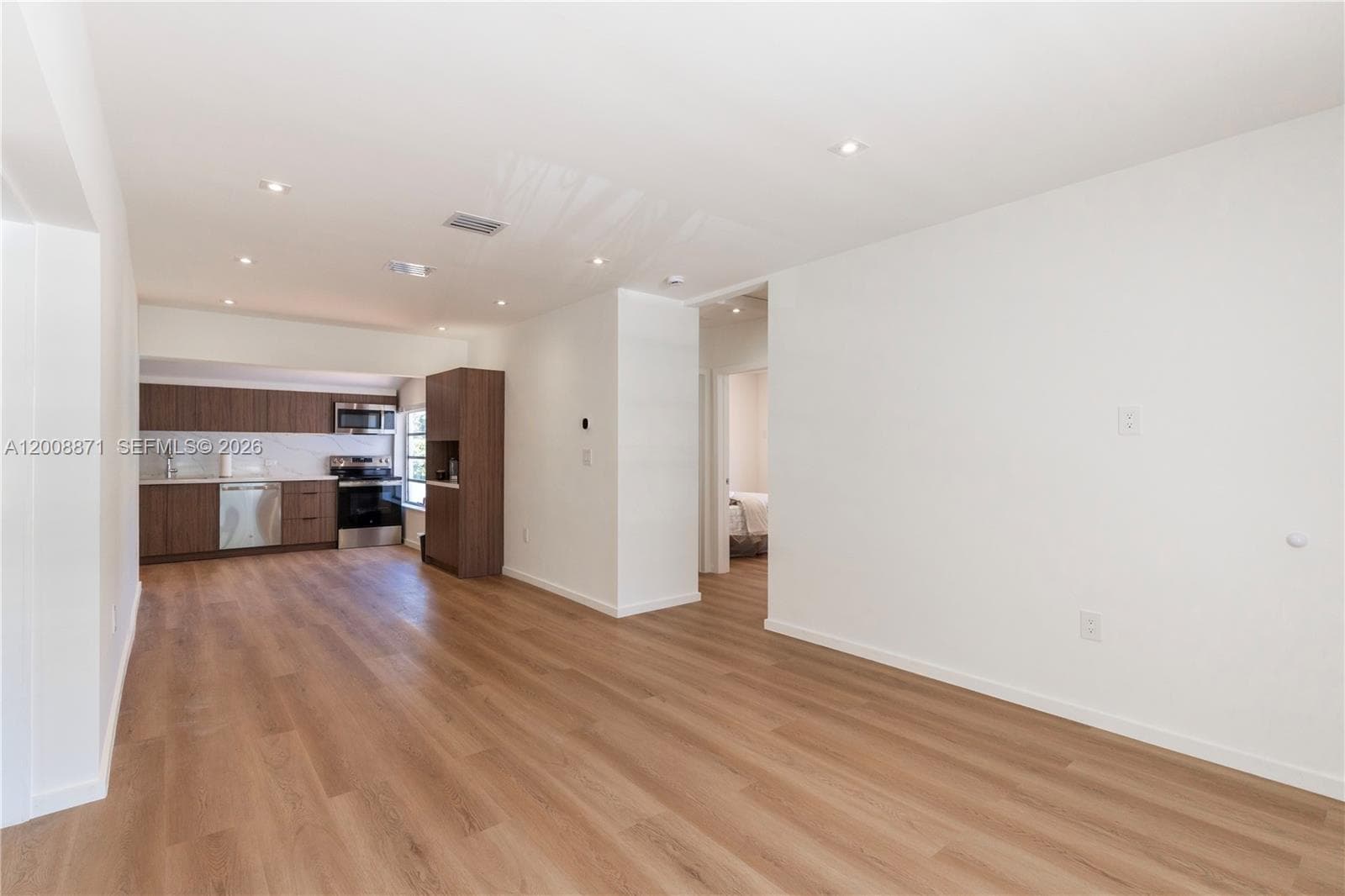 3021 Coconut Grove Dr #3021 photo 3