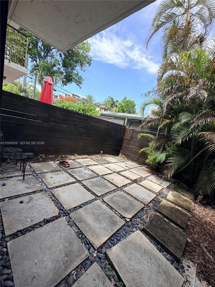 GROVE PARADISE CONDO · #IV3 in Miami - Photo 34