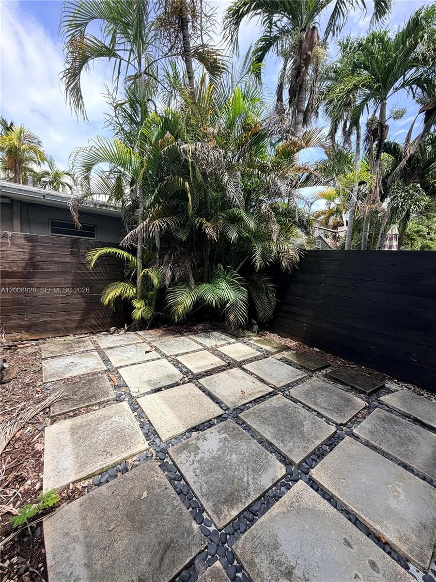 GROVE PARADISE CONDO · #IV3 in Miami - Photo 33