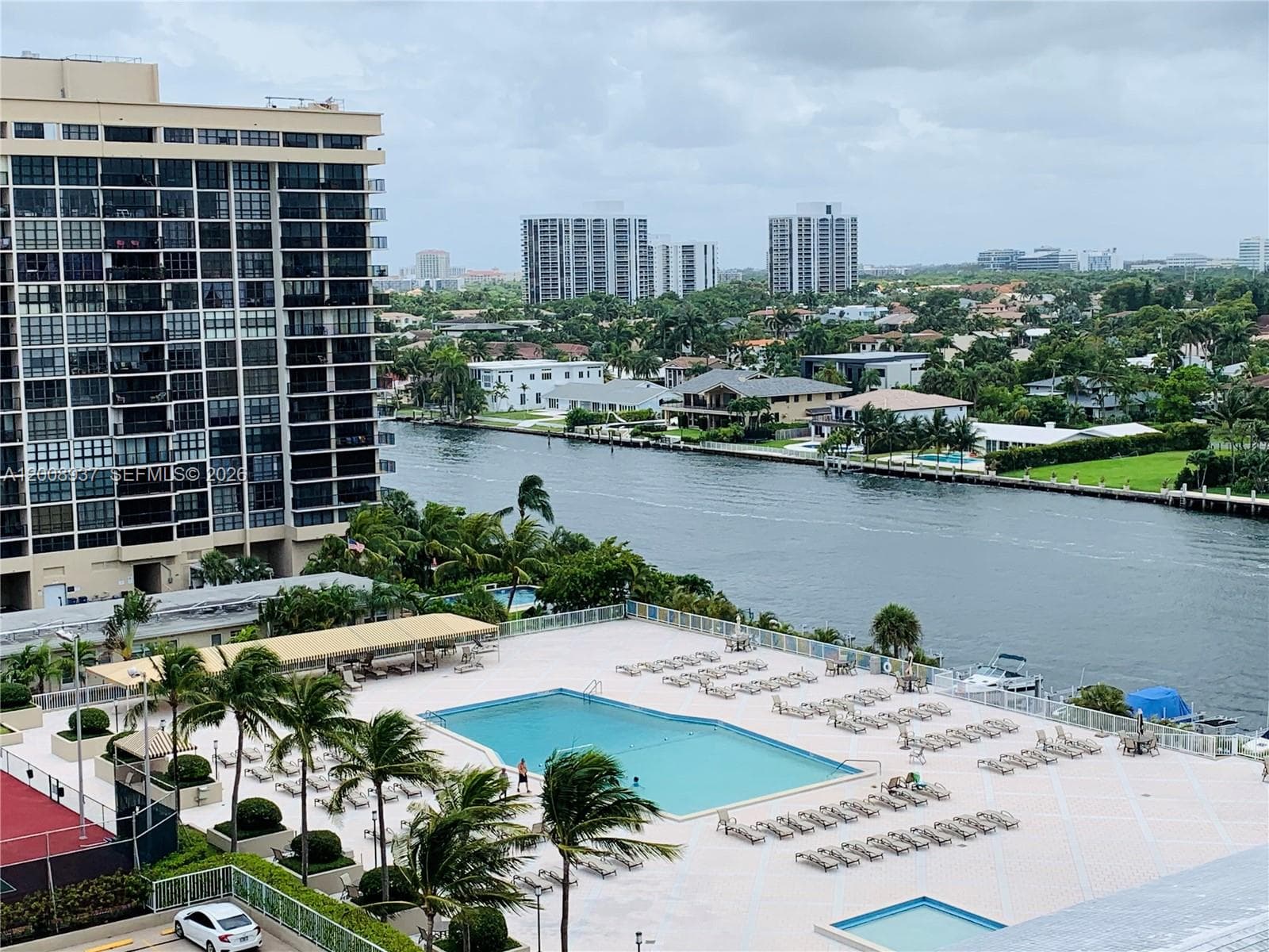 BAYSIDE POOL