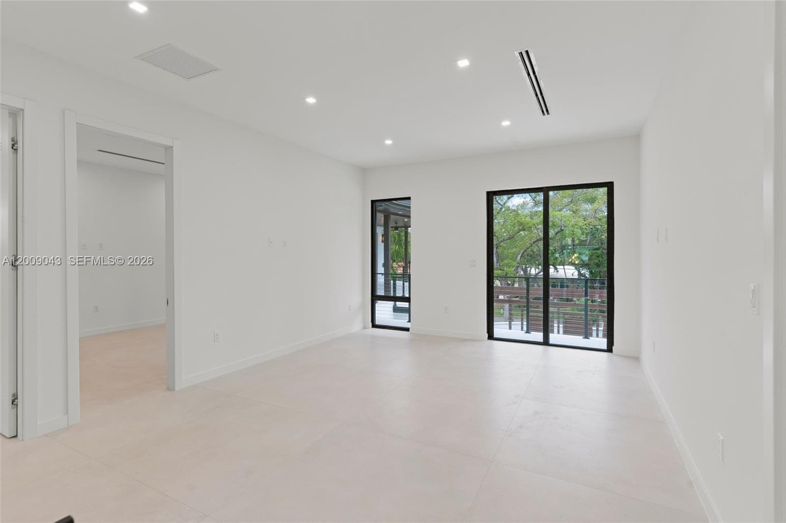 730 Zamora Ave photo 37