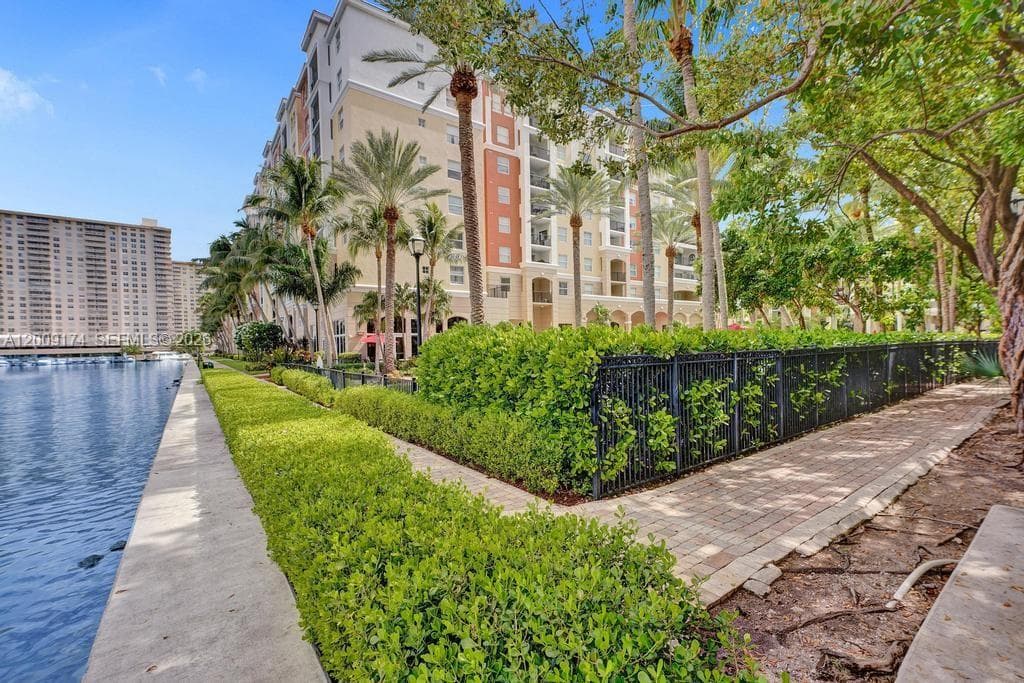 Porto Bellagio · #1511 in Sunny Isles Beach - Photo 26