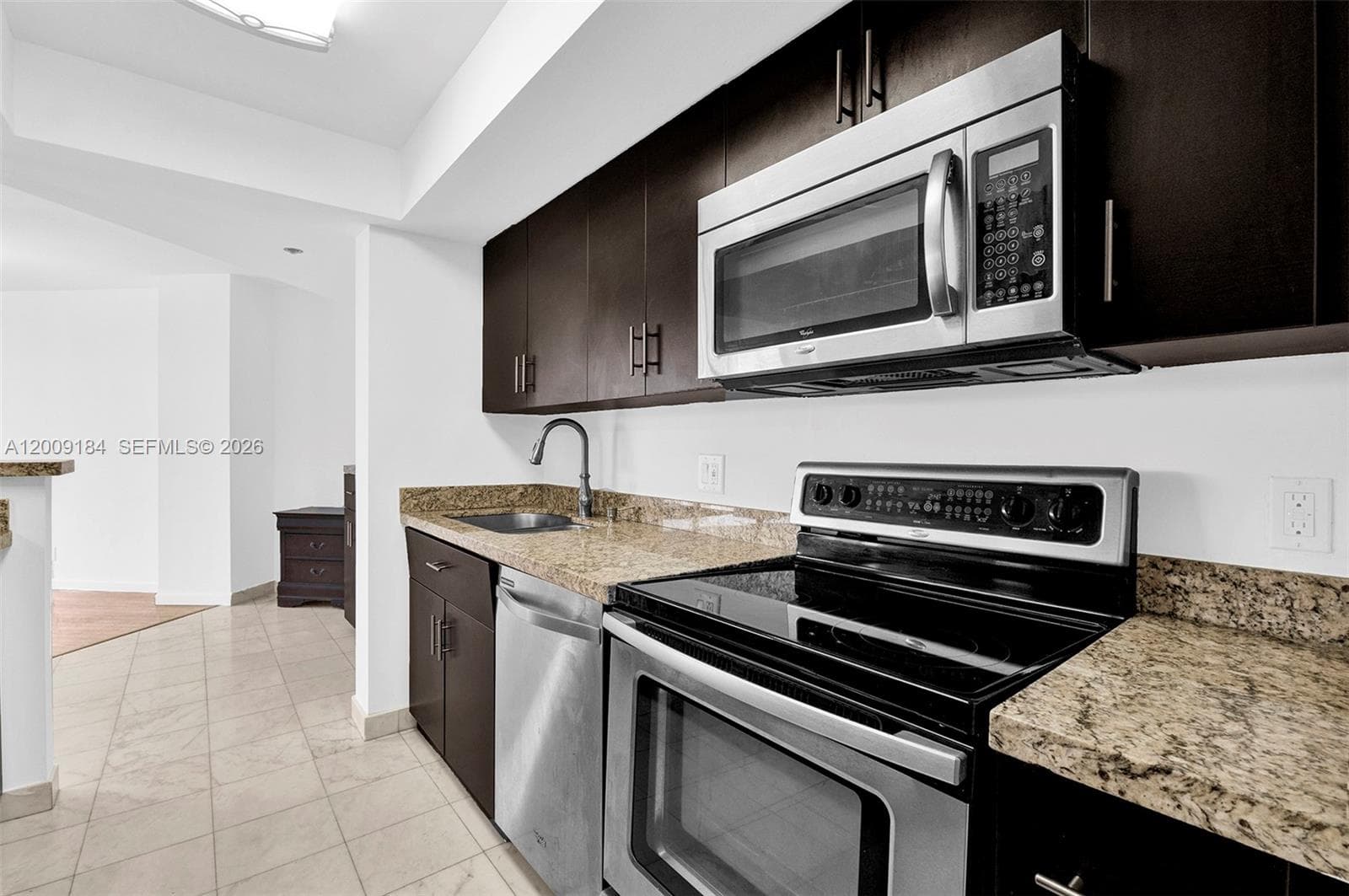 Anchor Bay Club · #305 in Hallandale Beach - Photo 6