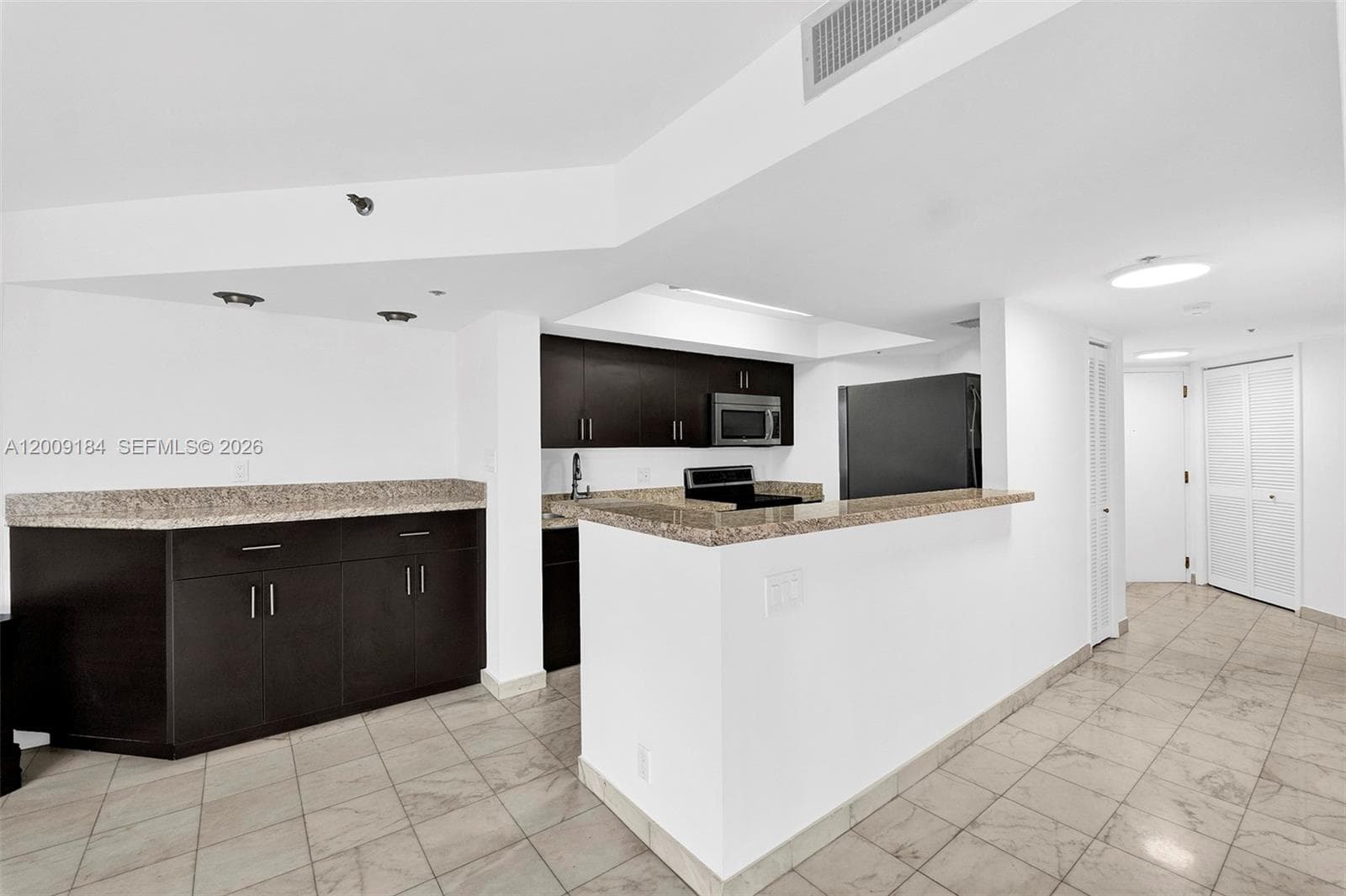 Anchor Bay Club · #305 in Hallandale Beach - Photo 5