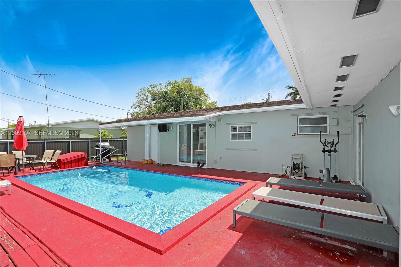 1762 NW 8th Ave photo 4