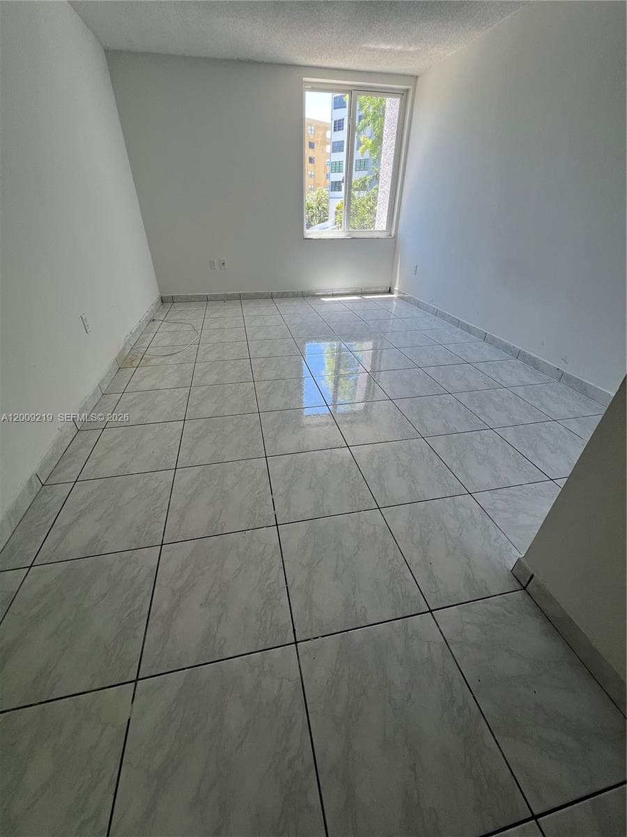 CARIBBEAN BREEZE CONDO · #254 in Sunny Isles Beach - Photo 7