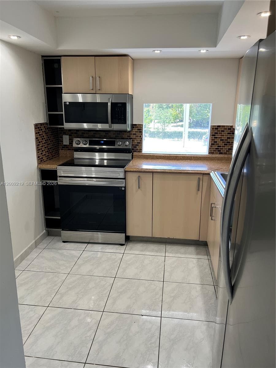 CARIBBEAN BREEZE CONDO · #254 in Sunny Isles Beach - Photo 11