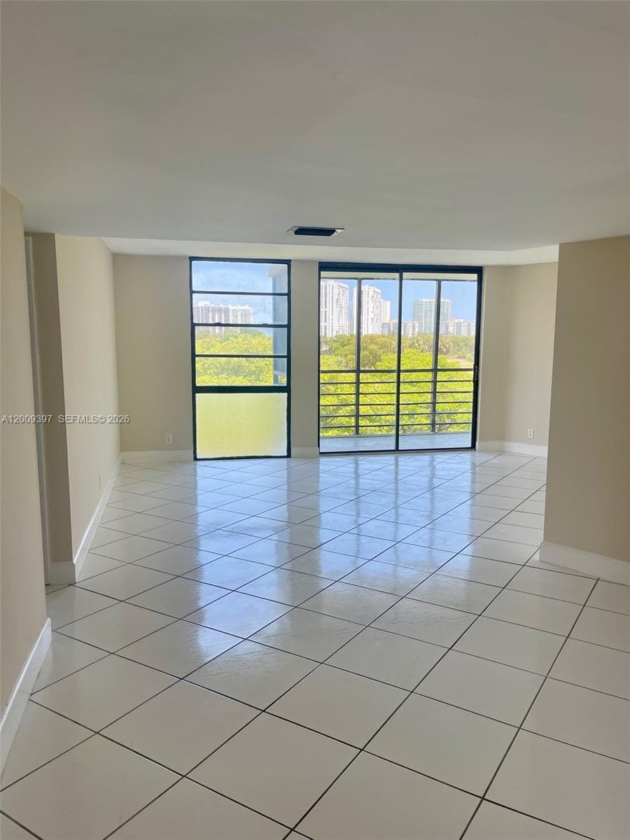 BISCAYA CONDO 4 · #608 in Aventura - Photo 4