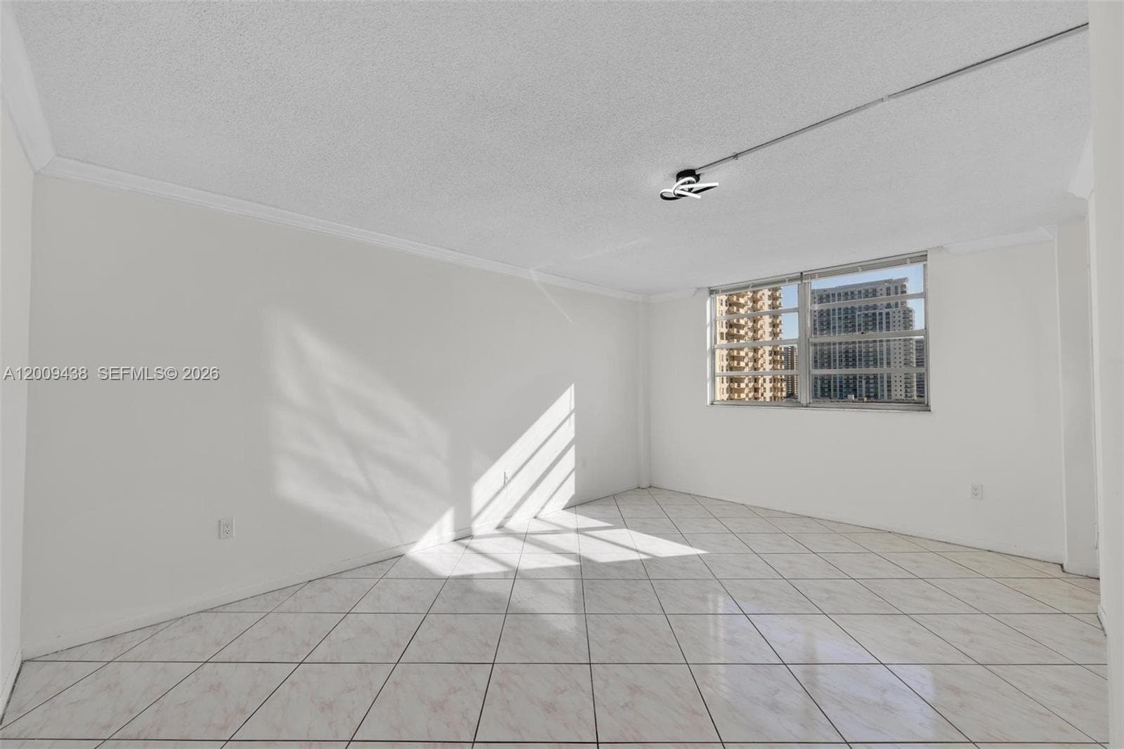PLAZA TOWERS · #808 in Hallandale Beach - Photo 34