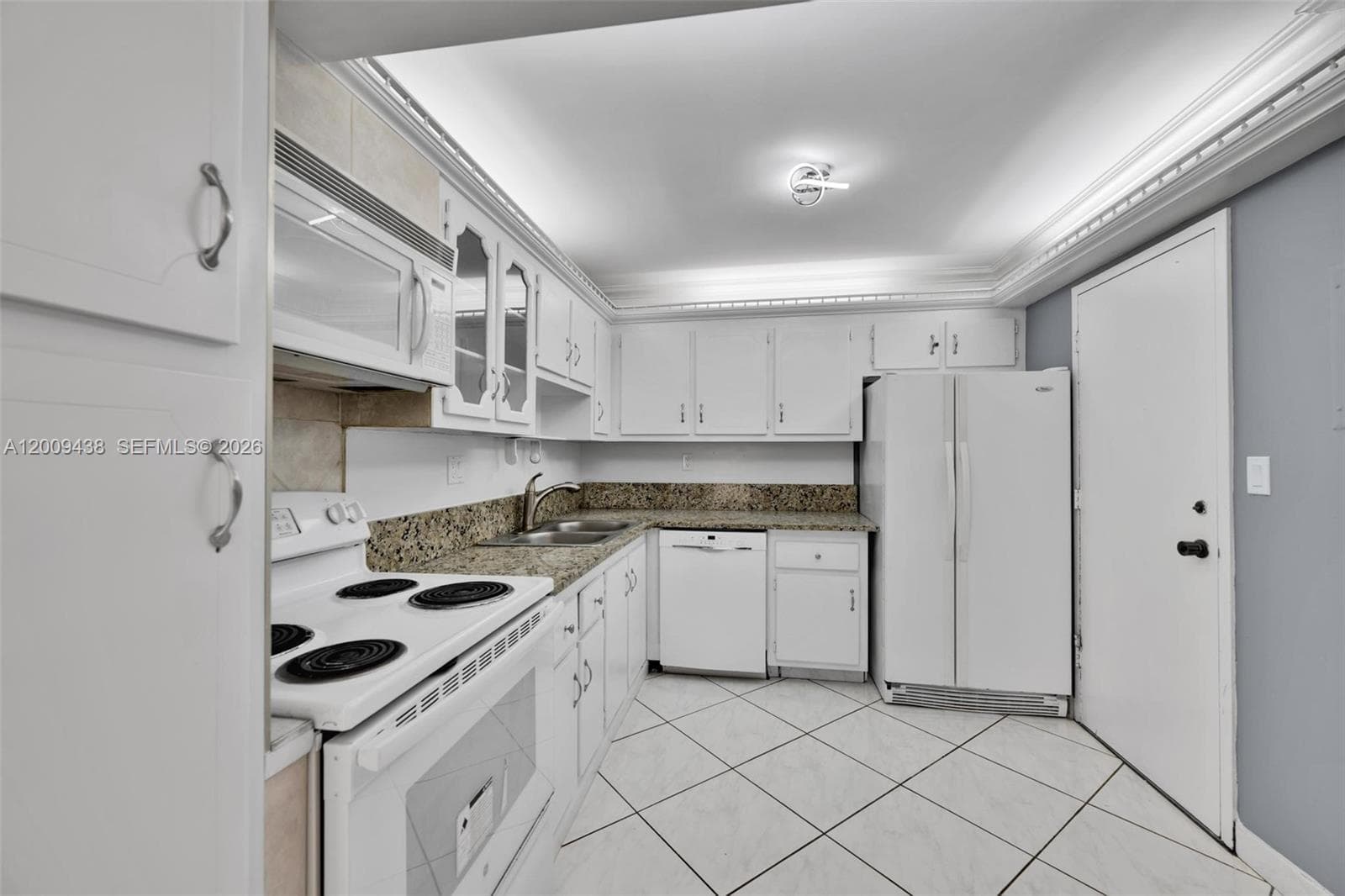 PLAZA TOWERS · #808 in Hallandale Beach - Photo 41