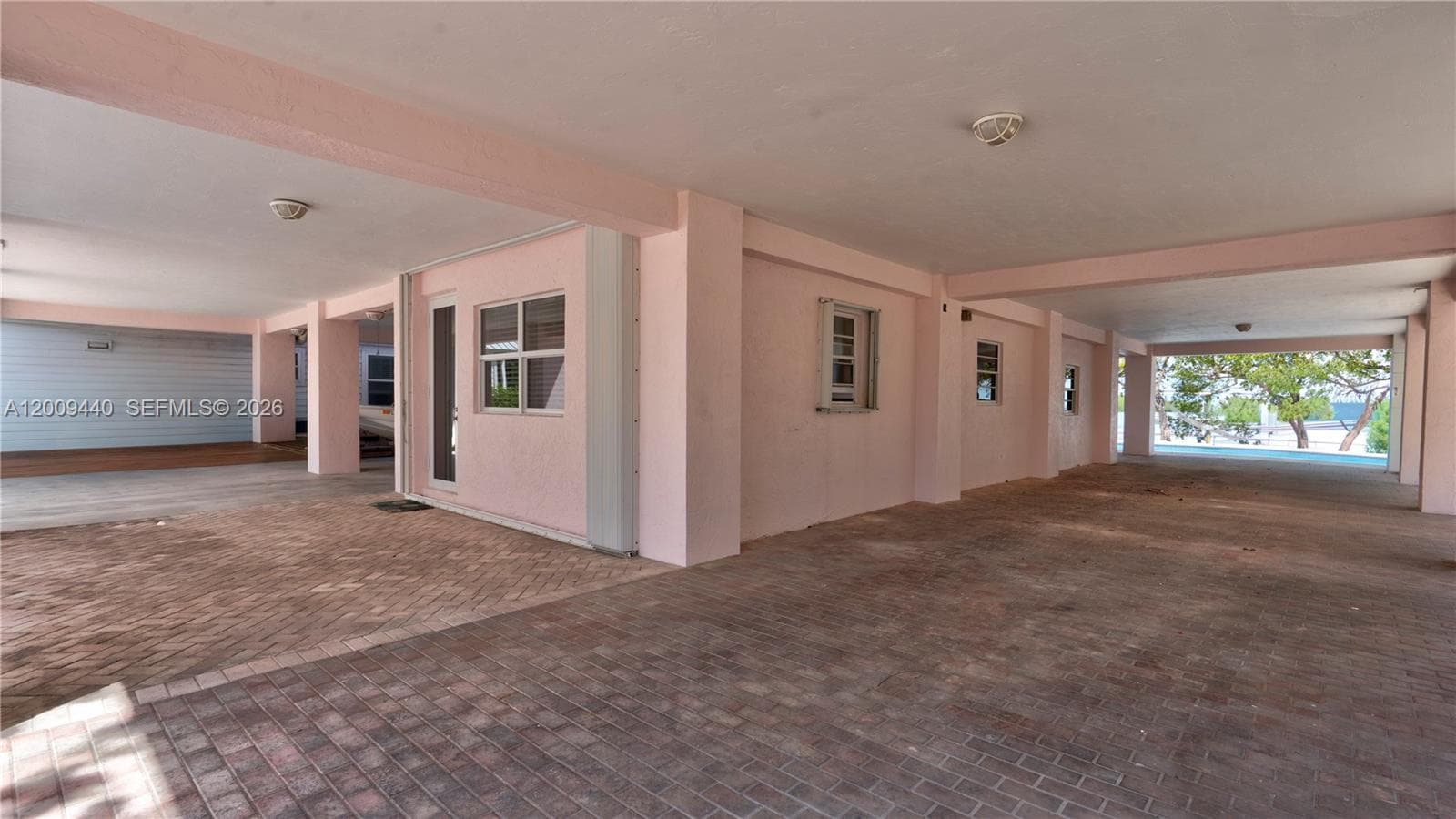 1101 Mastic Street photo 27