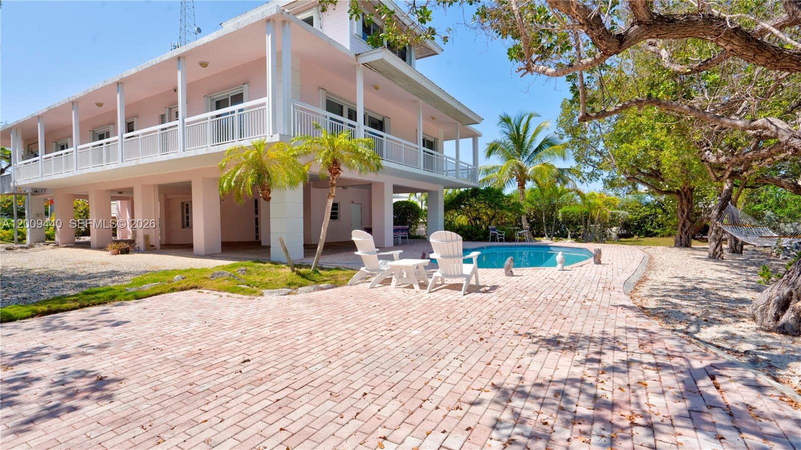 1101 Mastic Street photo 32