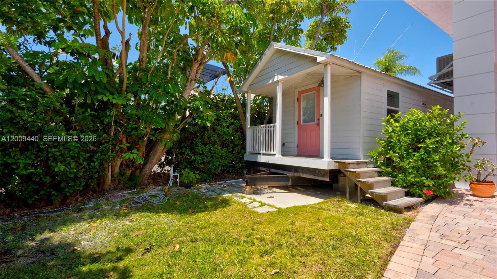 1101 Mastic Street photo 96