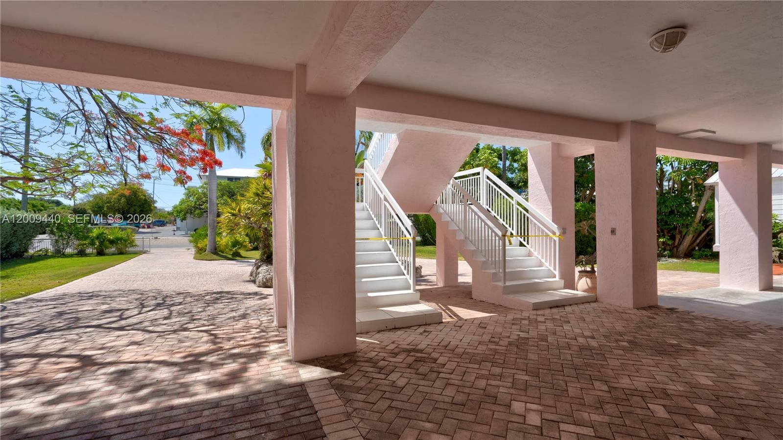 1101 Mastic Street photo 28