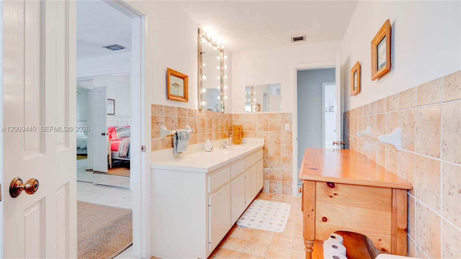 1101 Mastic Street photo 69