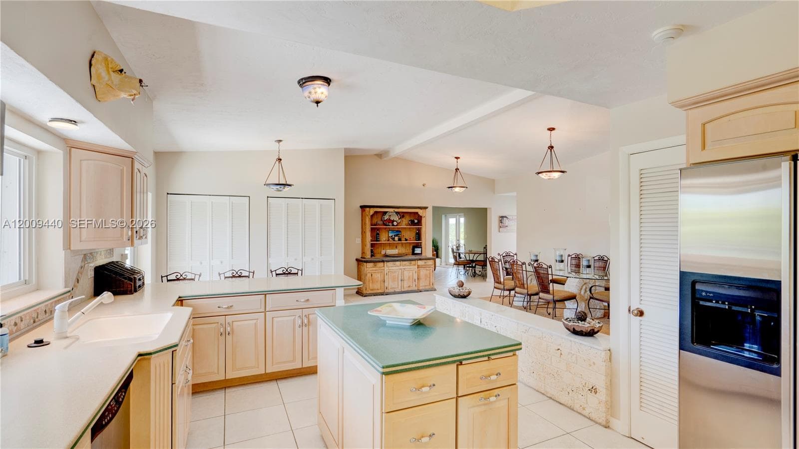 1101 Mastic Street photo 39