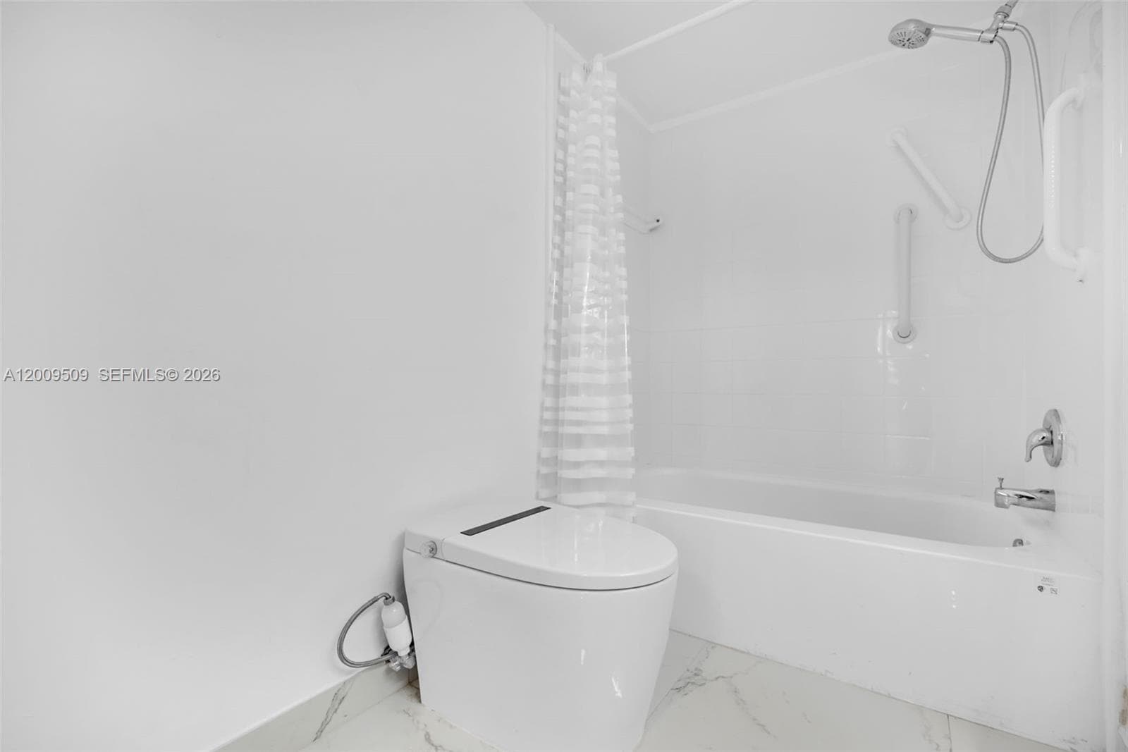 COMMODORE PLAZA CONDO · #115 in Aventura - Photo 23