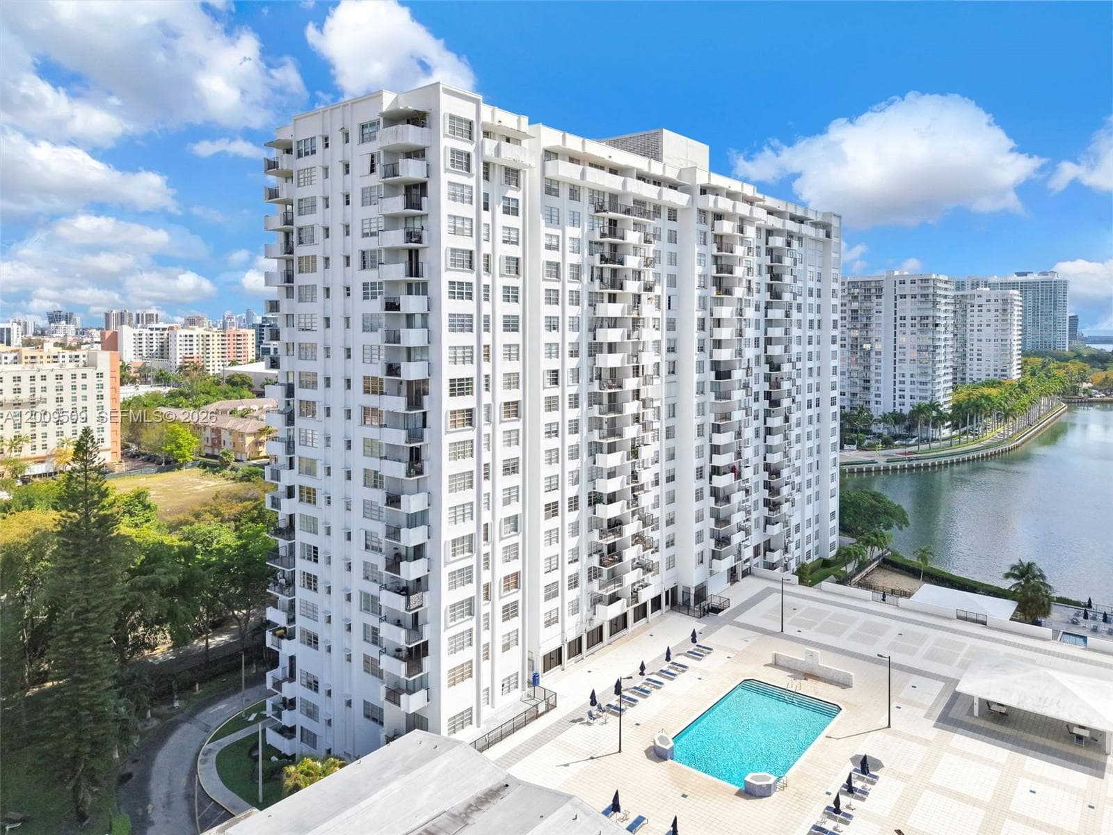 COMMODORE PLAZA CONDO · #115 in Aventura - Photo 42
