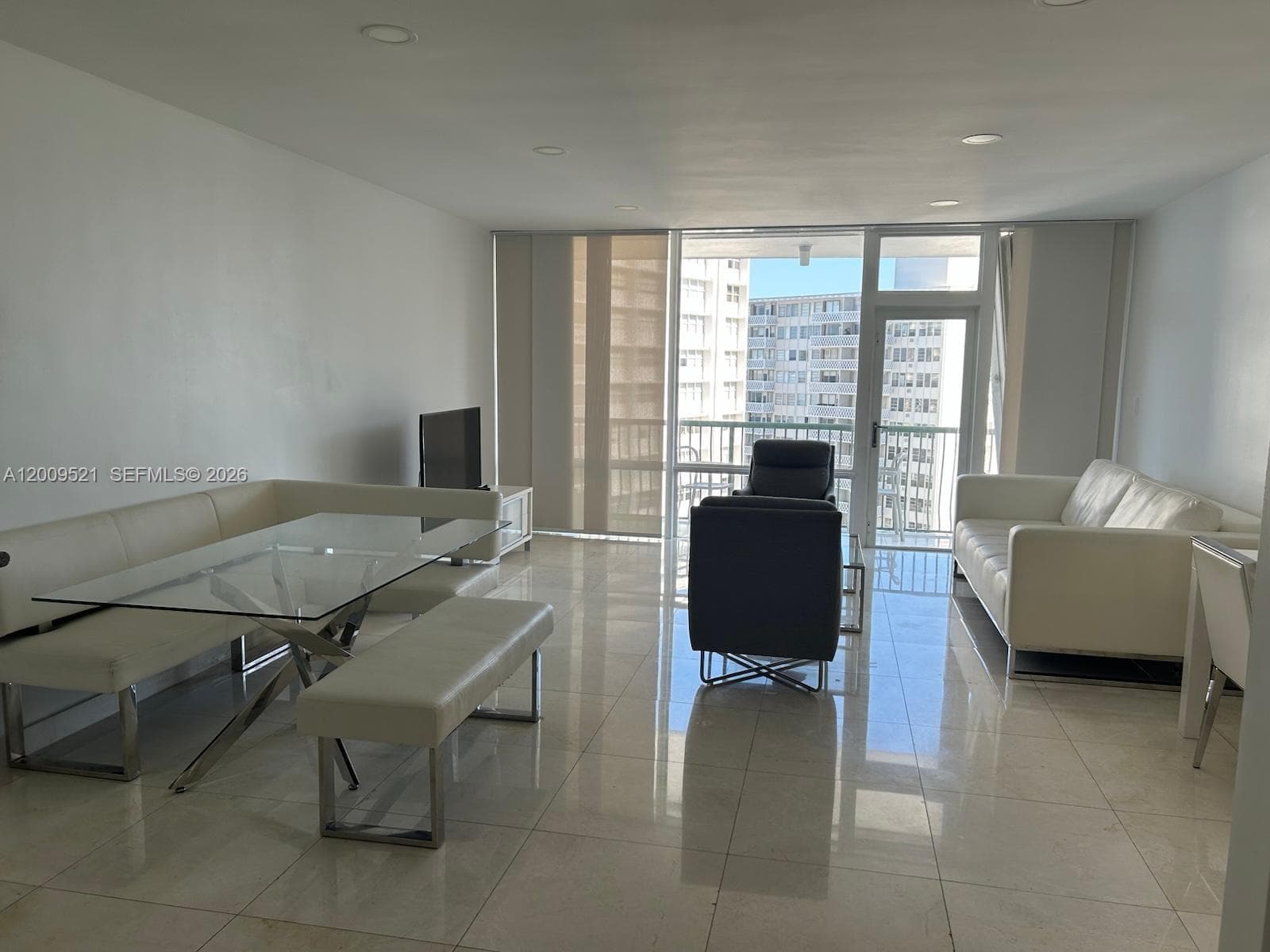 BRICKELL BAY TOWER CONDO · #1002 in Miami - Photo 27