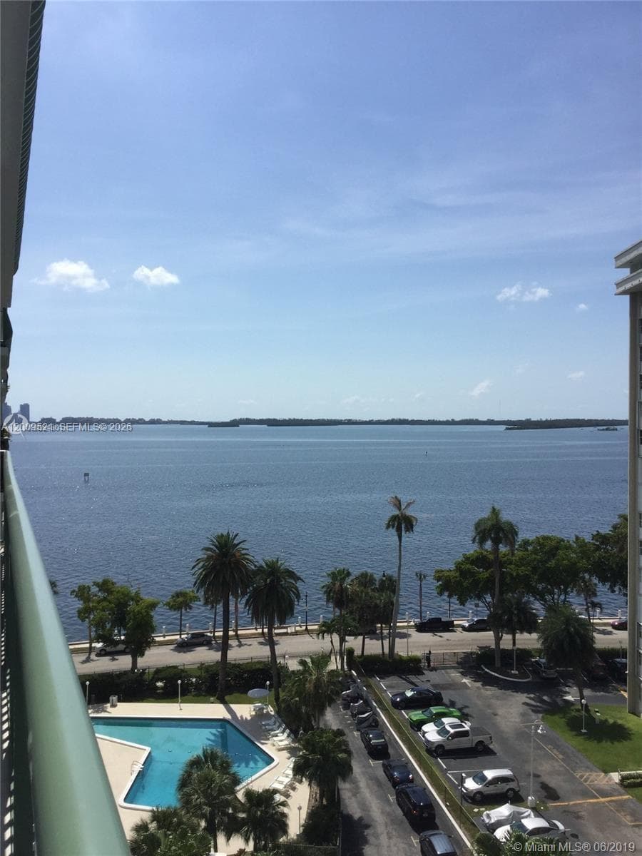 BRICKELL BAY TOWER CONDO · #1002 in Miami - Photo 6