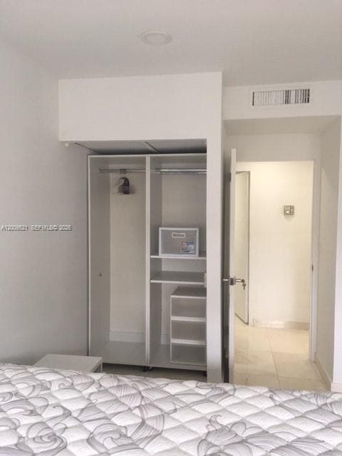 BRICKELL BAY TOWER CONDO · #1002 in Miami - Photo 10