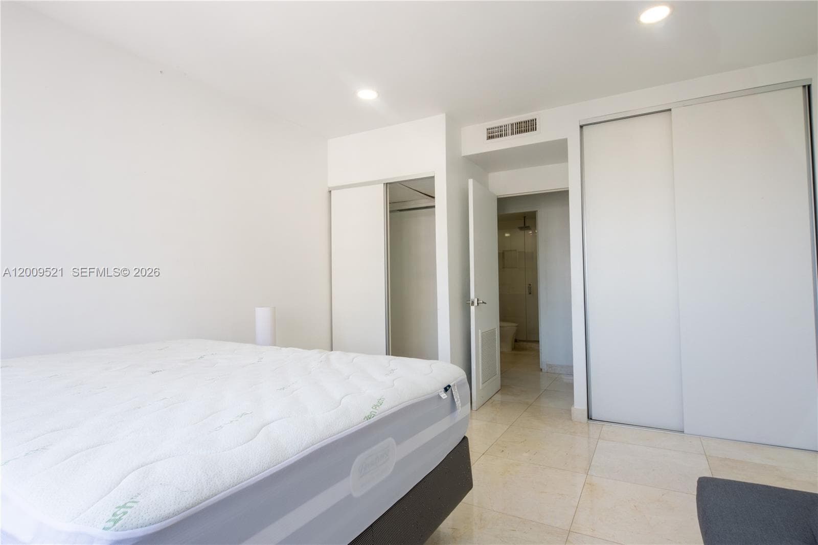BRICKELL BAY TOWER CONDO · #1002 in Miami - Photo 31