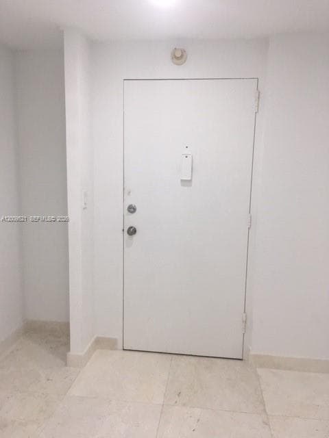 BRICKELL BAY TOWER CONDO · #1002 in Miami - Photo 8