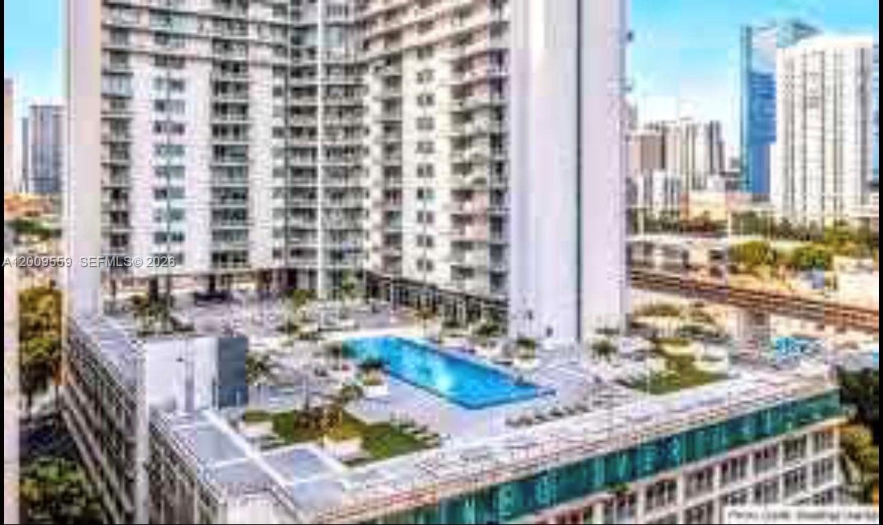 NEO VERTIKA CONDO · #PHI06 in Miami - Photo 2