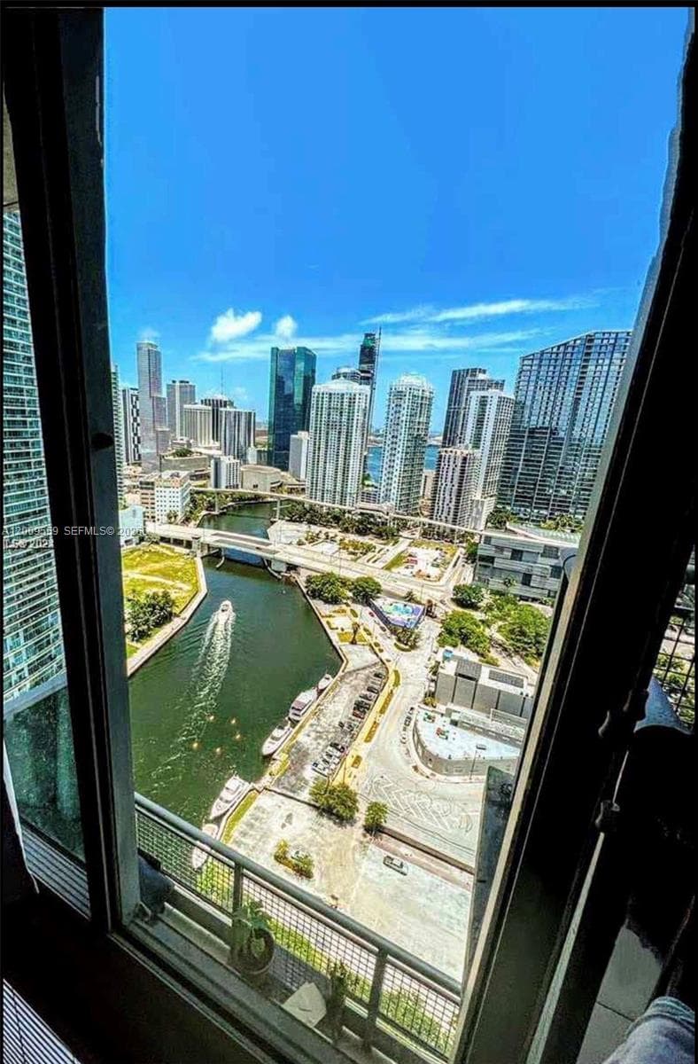 NEO VERTIKA CONDO · #PHI06 in Miami - Photo 14