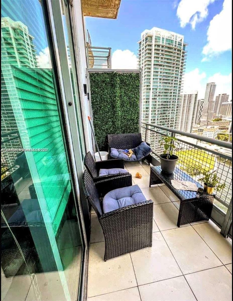 NEO VERTIKA CONDO · #PHI06 in Miami - Photo 15