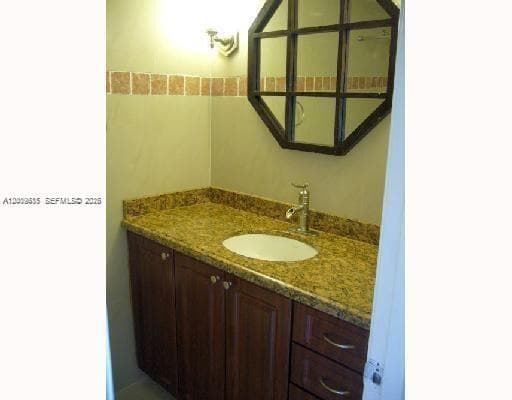 Kennedy House · #6L in North Bay Village - Photo 3