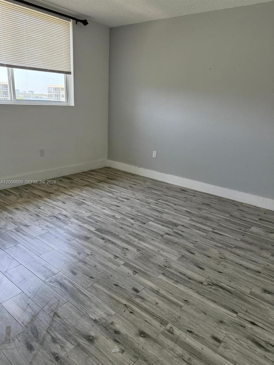 POINT EAST SEC II CONDOMI · #J505 in Aventura - Photo 3