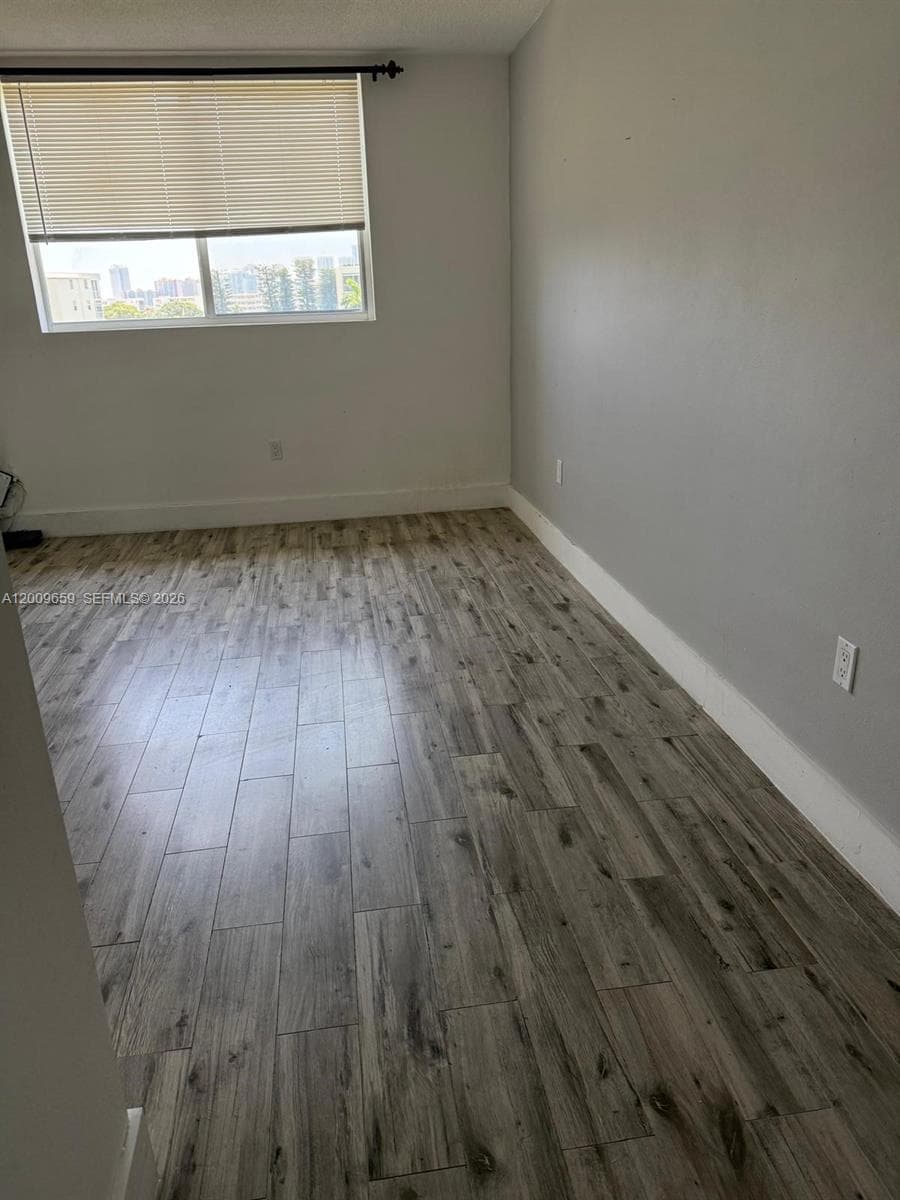 POINT EAST SEC II CONDOMI · #J505 in Aventura - Photo 4