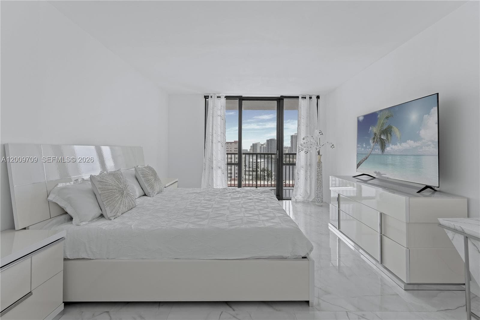 AVANT GARDE · #1206 in Hallandale Beach - Photo 10