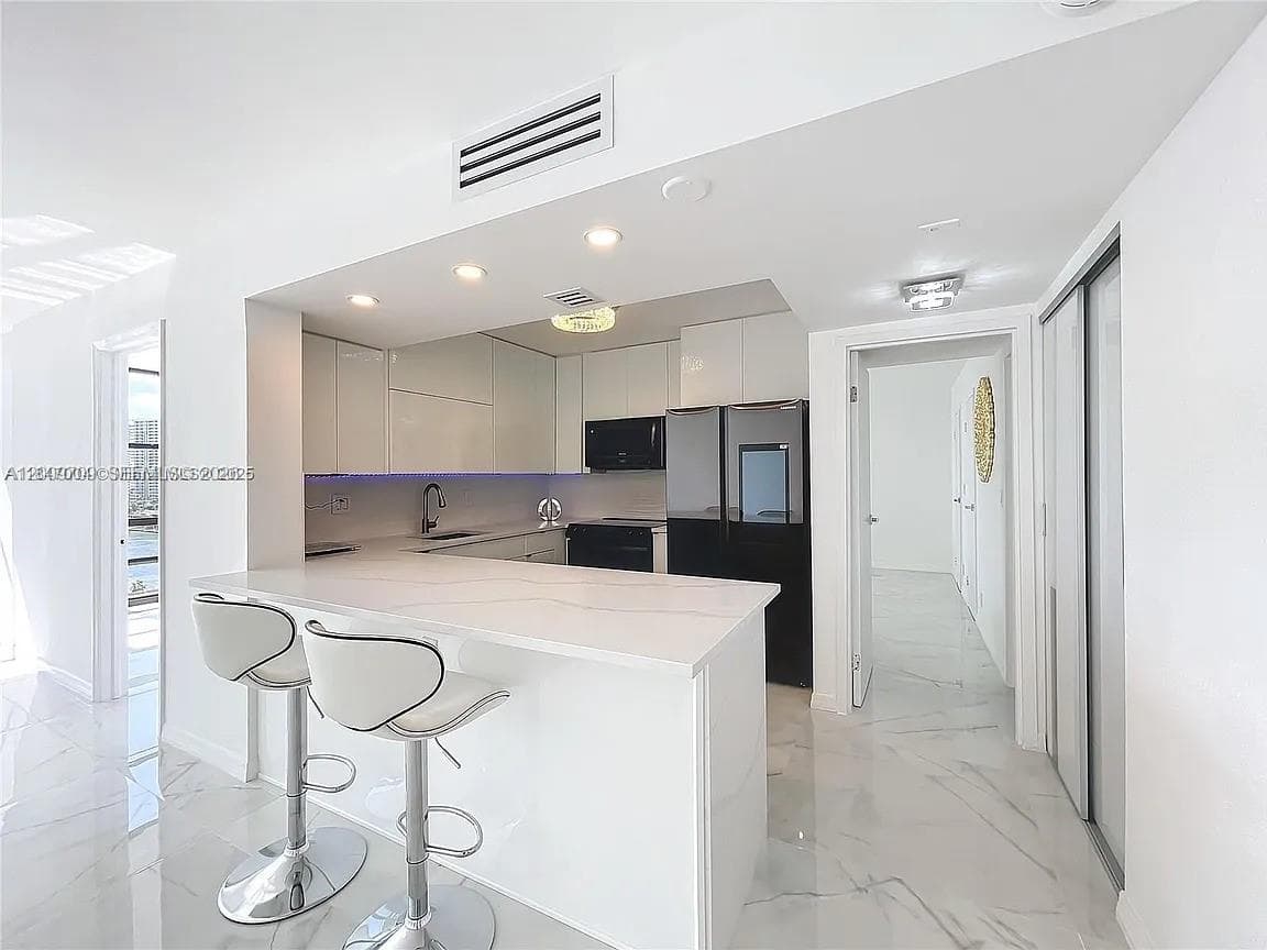 AVANT GARDE · #1206 in Hallandale Beach - Photo 4