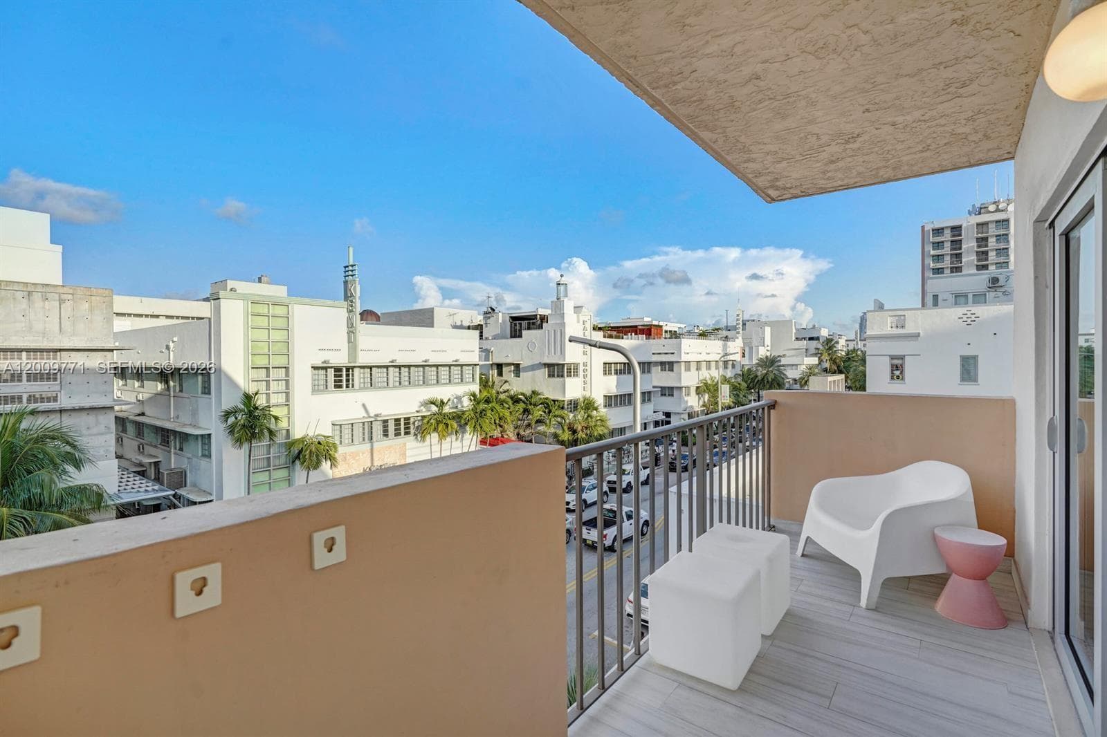 COLLINS VISTA CONDO · #406 in Miami Beach - Photo 4