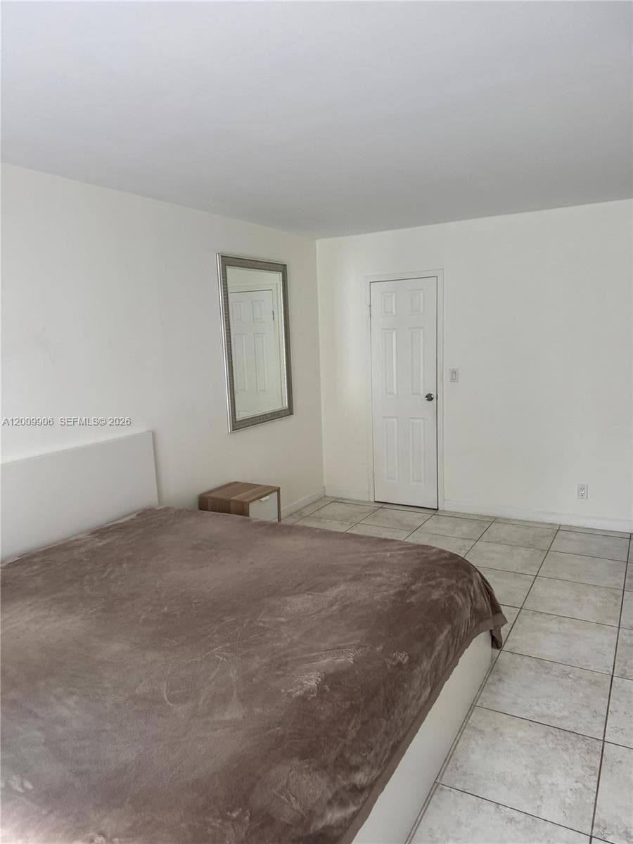 DESOTO PARK CONDO · #211 in Hallandale Beach - Photo 3