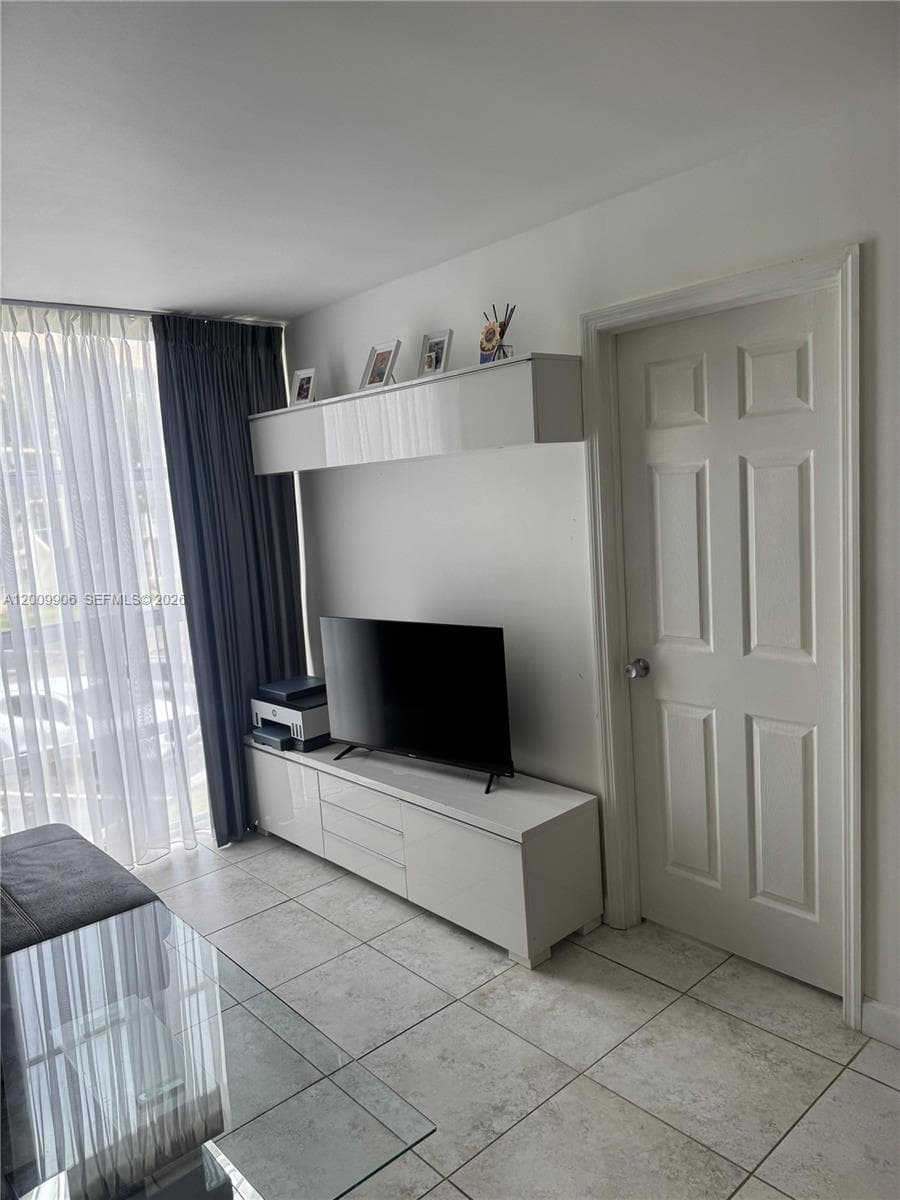 DESOTO PARK CONDO · #211 in Hallandale Beach - Photo 5