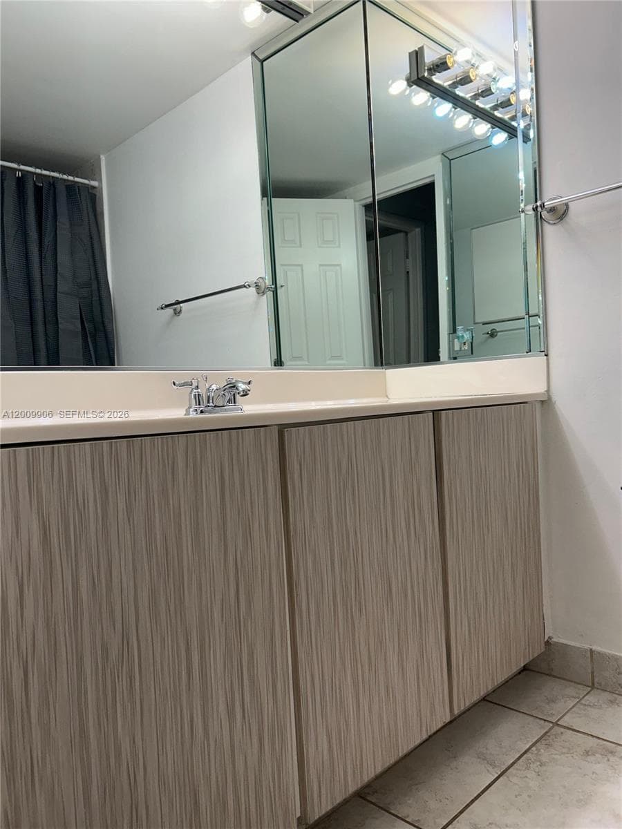 DESOTO PARK CONDO · #211 in Hallandale Beach - Photo 8