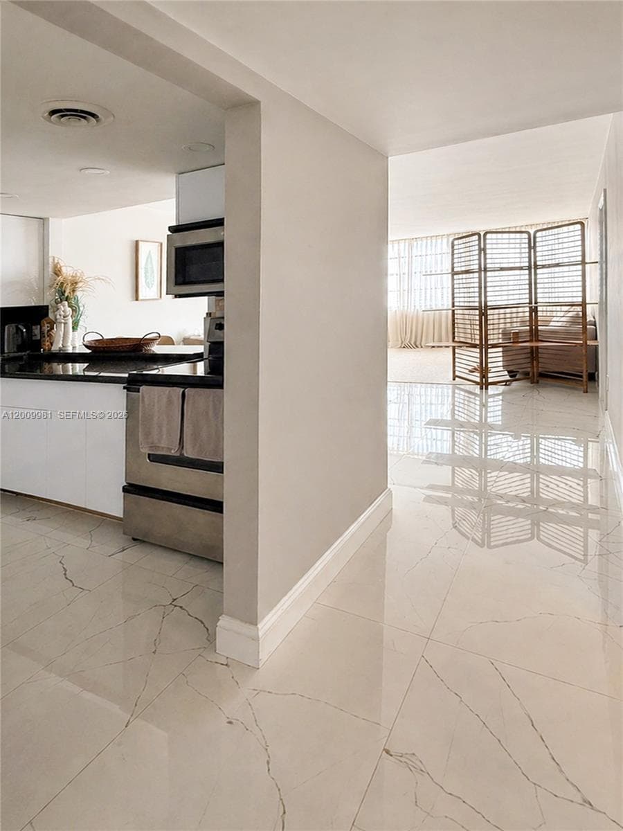 BUCKLEY TOWERS CONDO - EA · #712E in Miami - Photo 2