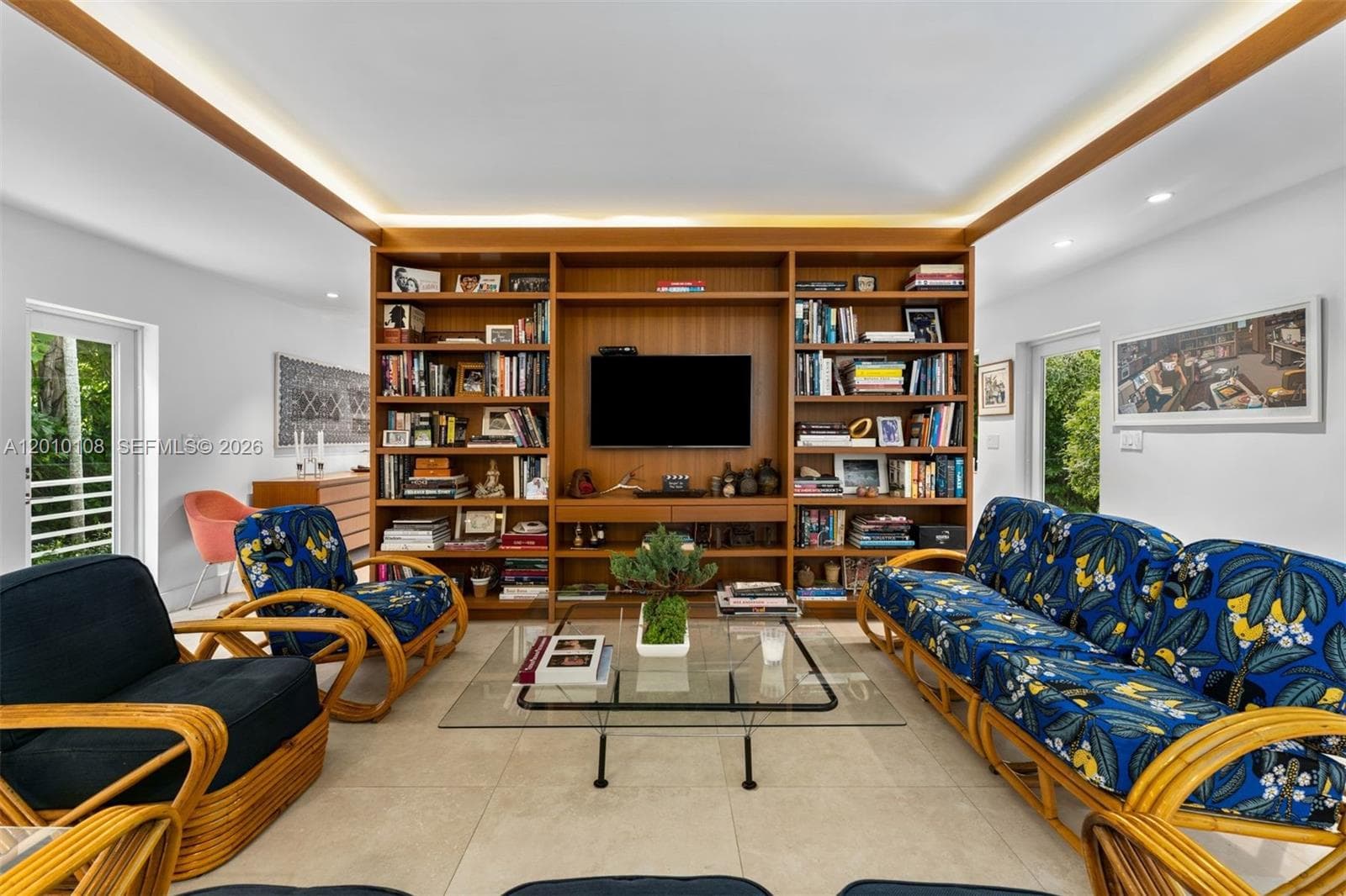 690 Warren Ln photo 14