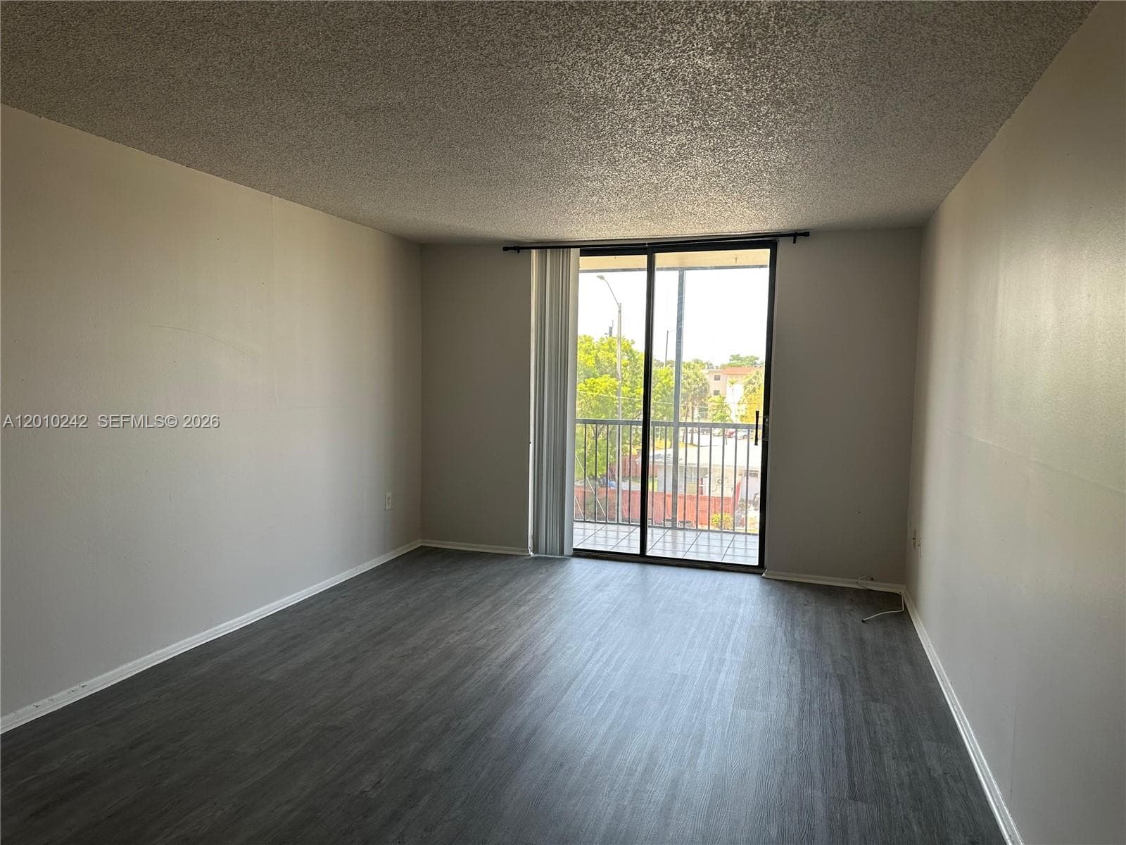 WOODSIDE APTS CONDO · #A409 in North Miami Beach - Photo 2