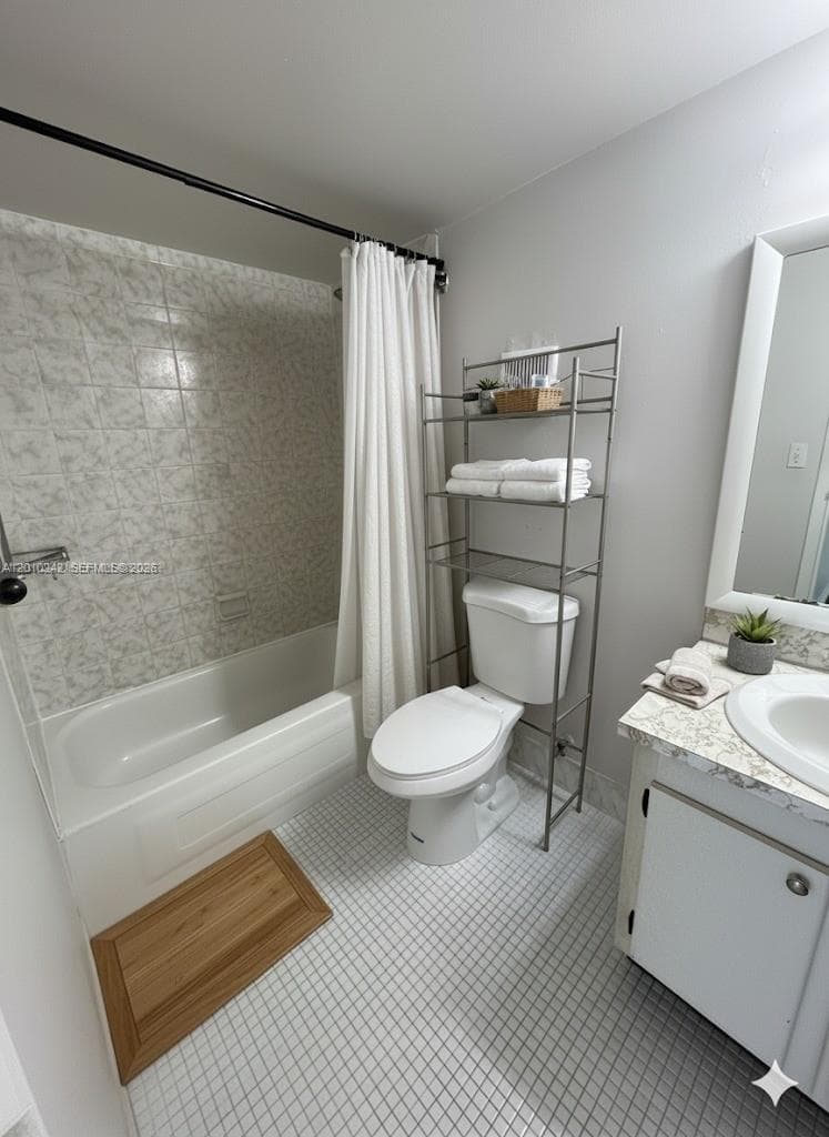 WOODSIDE APTS CONDO · #A409 in North Miami Beach - Photo 7