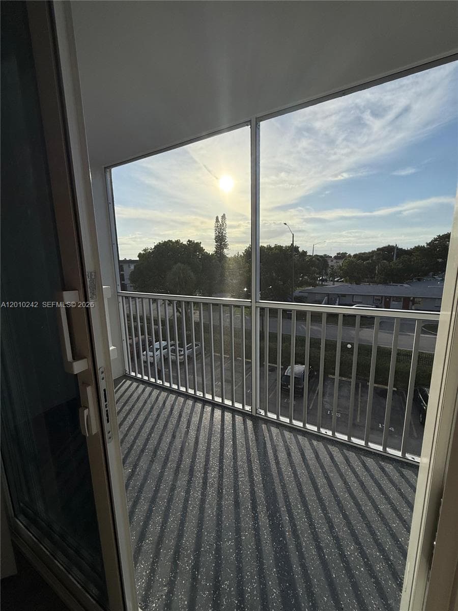 WOODSIDE APTS CONDO · #A409 in North Miami Beach - Photo 9