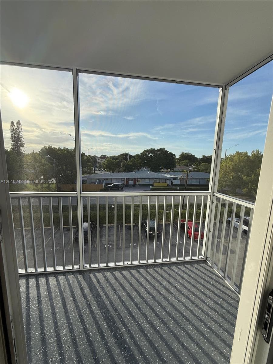 WOODSIDE APTS CONDO · #A409 in North Miami Beach - Photo 10