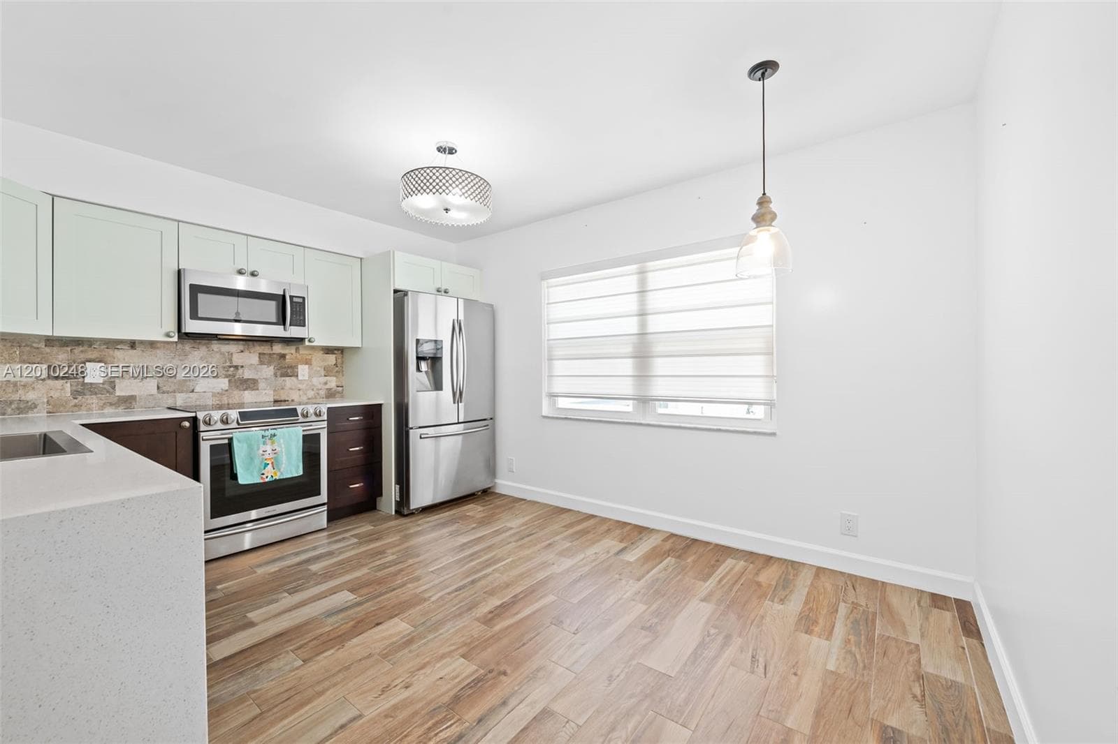 343 Virginia St photo 13