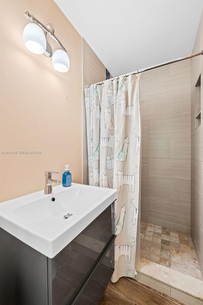 343 Virginia St photo 28